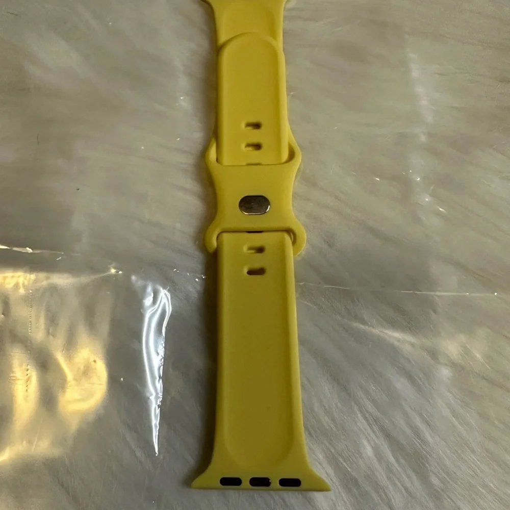 🩷5/$10 Yellow Silicone iWatch Band 44mm
